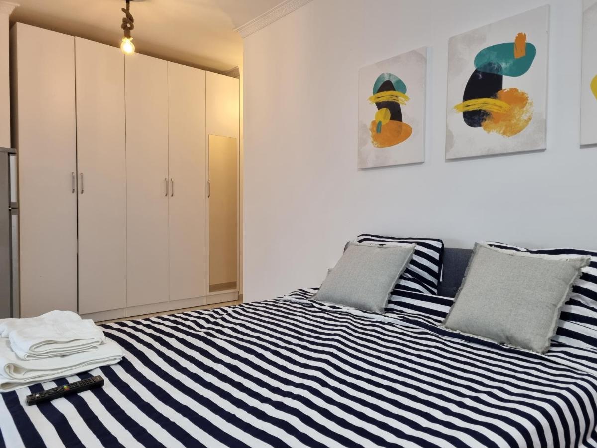 New Modern Studio In Central Tirana Apartment Ngoại thất bức ảnh
