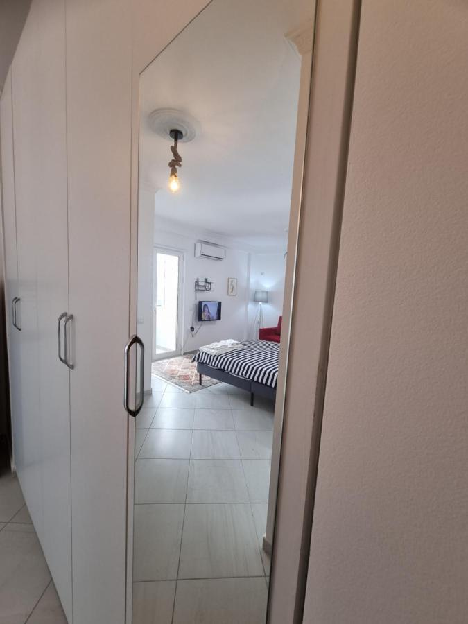 New Modern Studio In Central Tirana Apartment Ngoại thất bức ảnh